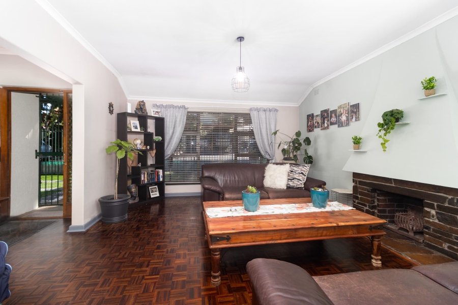 5 Bedroom Property for Sale in La Rochelle Western Cape